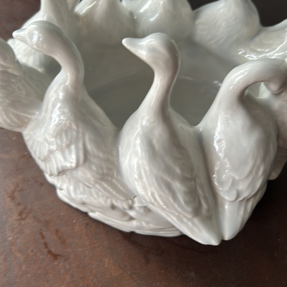 Vintage Gaggle Of 10 Geese Planter - Picture 8 of 13